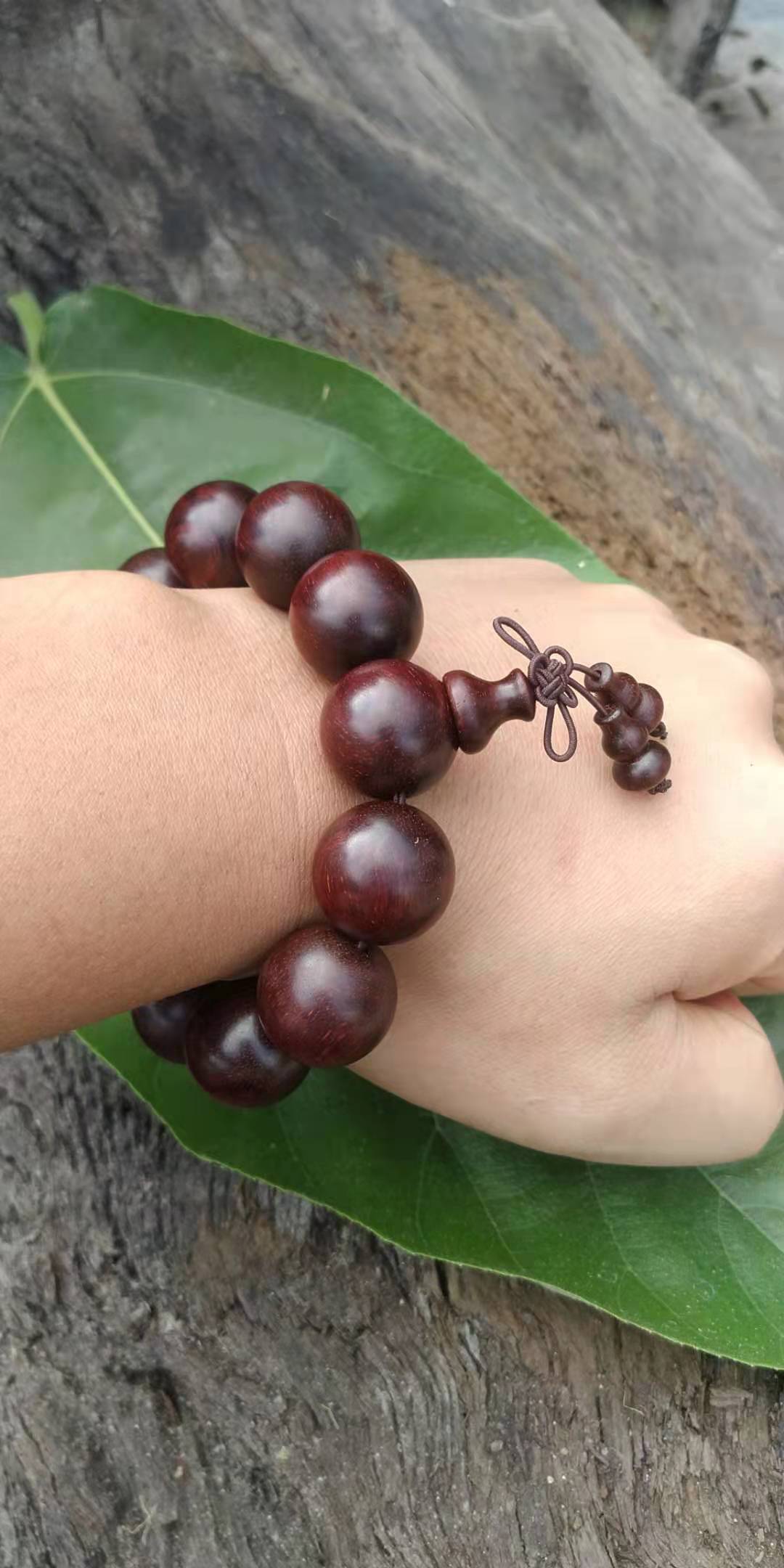 小叶紫檀瘤疤手串为什么容易开裂,小叶紫檀手串开裂怎么修复