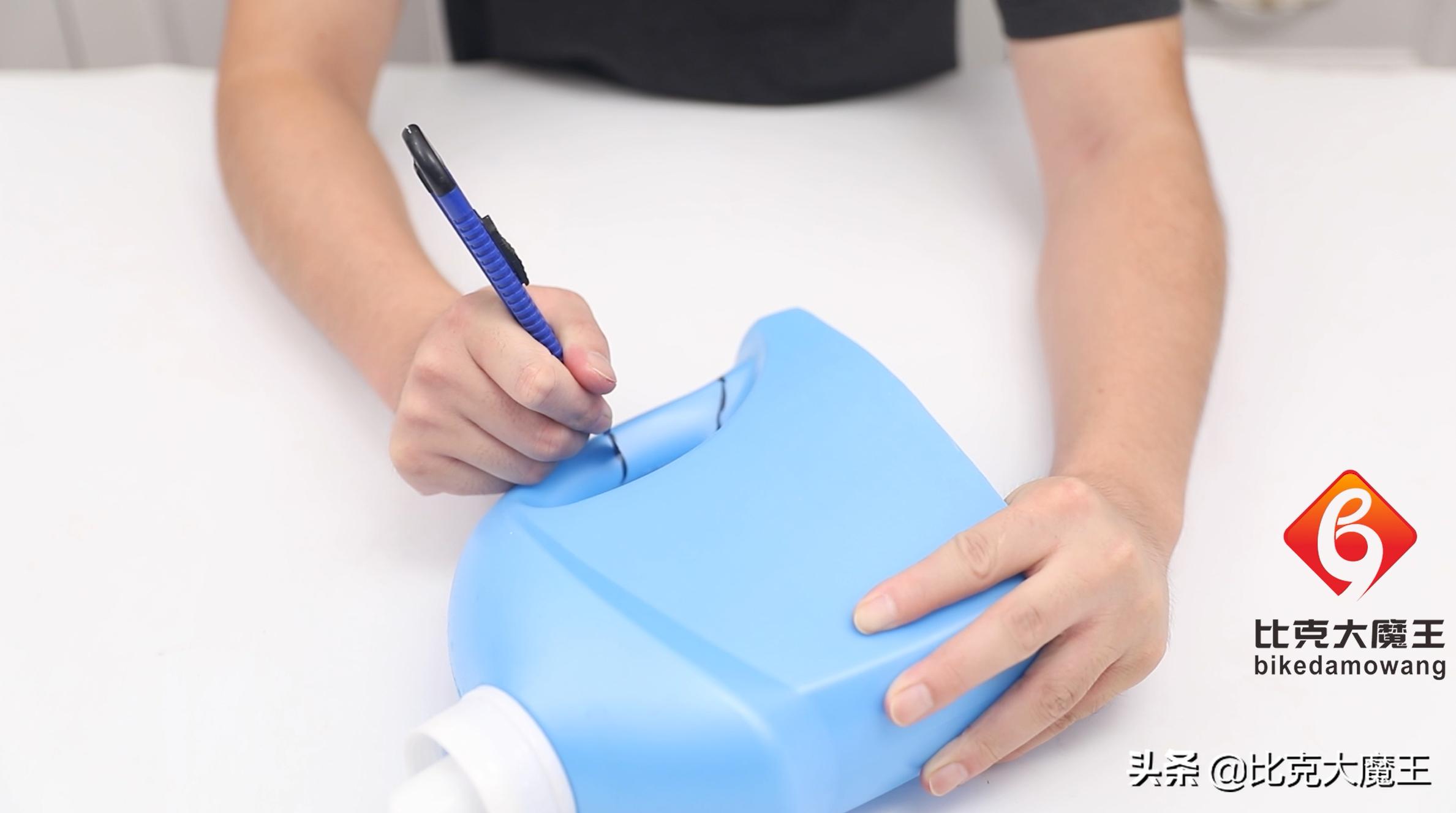 洗衣液瓶用完千万别扔,家里用完的洗衣液瓶别扔