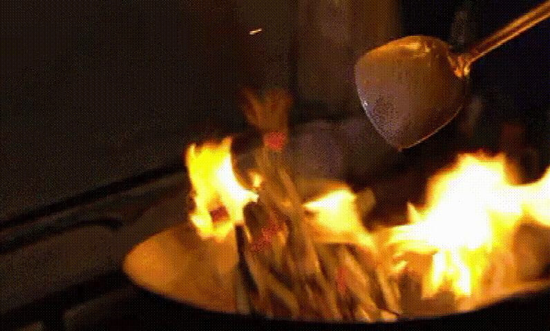 厨房贴纸防油防水耐高温哪种好,厨房的防油贴纸很难撕下来怎么办