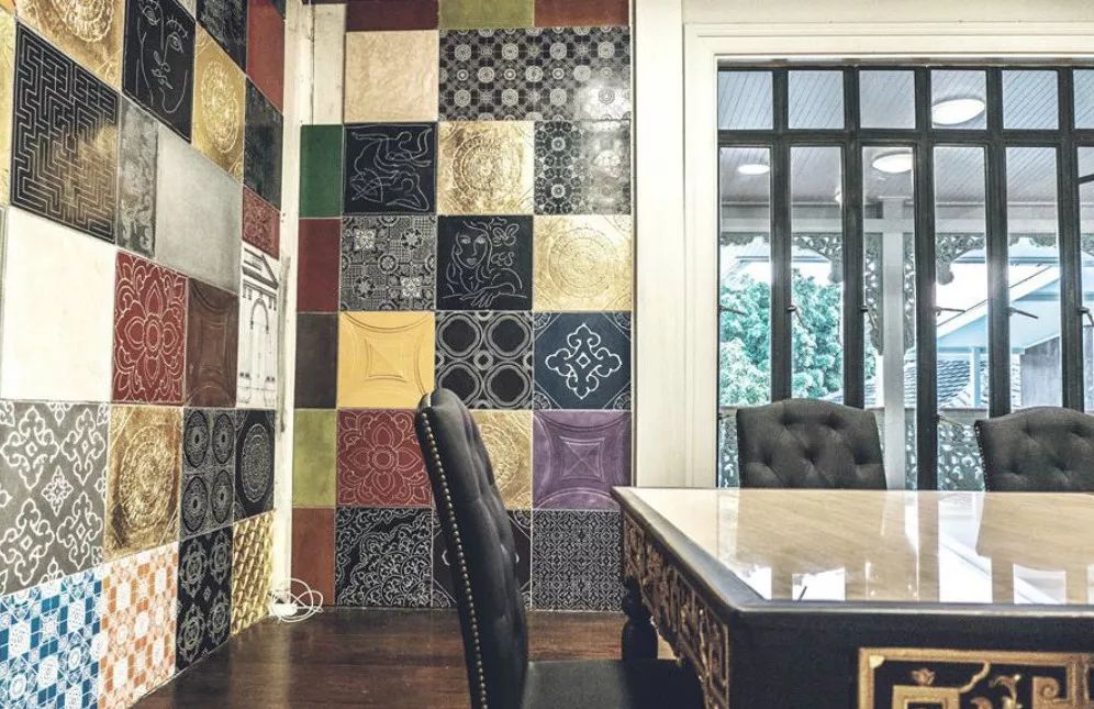 曼谷|瓷砖大佬做出的民宿，真是亮瞎眼