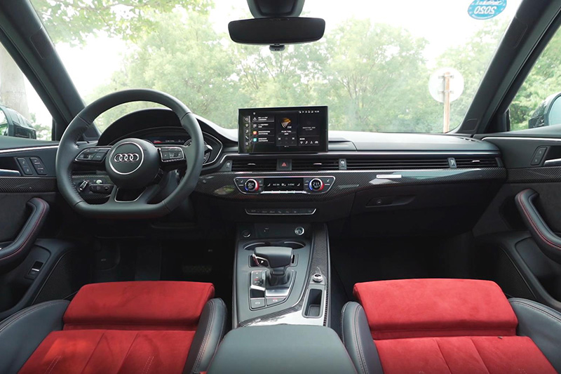 奥迪a4l比较宝马三系,最强a4