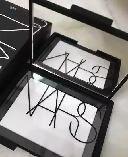 老是抱怨脱妆你选对定妆产品了吗,好用的大牌定妆产品