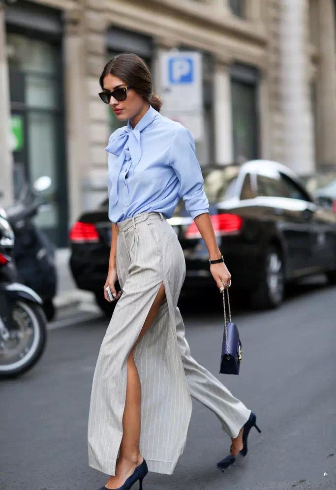 布丽吉特40岁同框,布丽吉特穿吊带衫