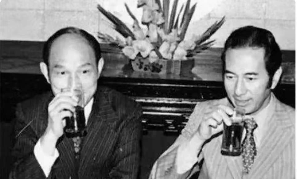 霍英东顶风“*私走**”，周恩来赞他患难之交，何鸿燊称其“不要命”