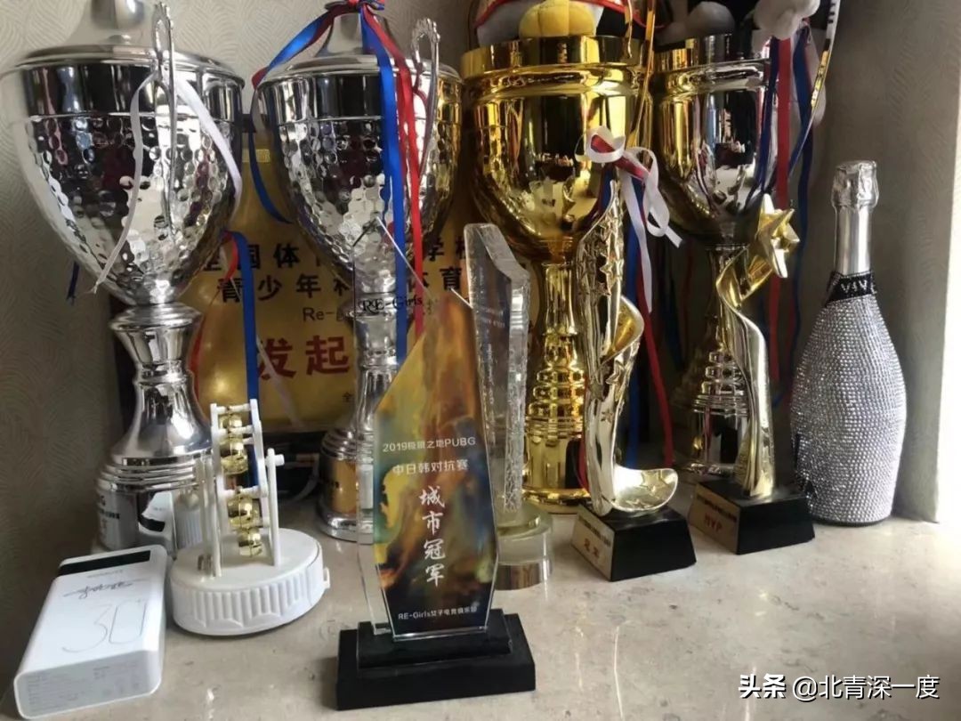 电竞职业女选手的训练,打职业电竞的女孩