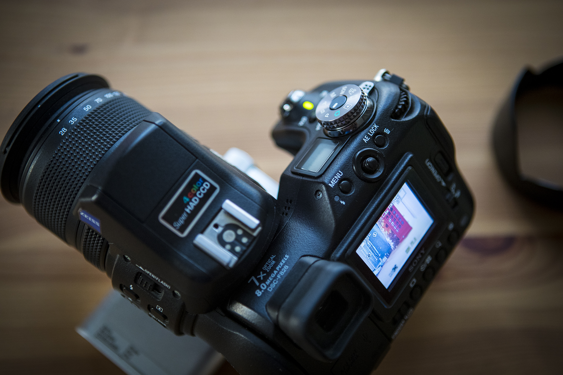 最好的数码相机是哪一款,16年的数码相机现在过时么