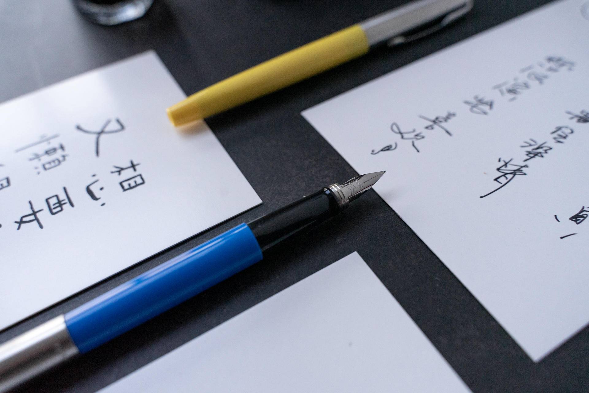 什么牌子的钢笔好价钱又适合学生,小学生都在用的一款高颜值的钢笔