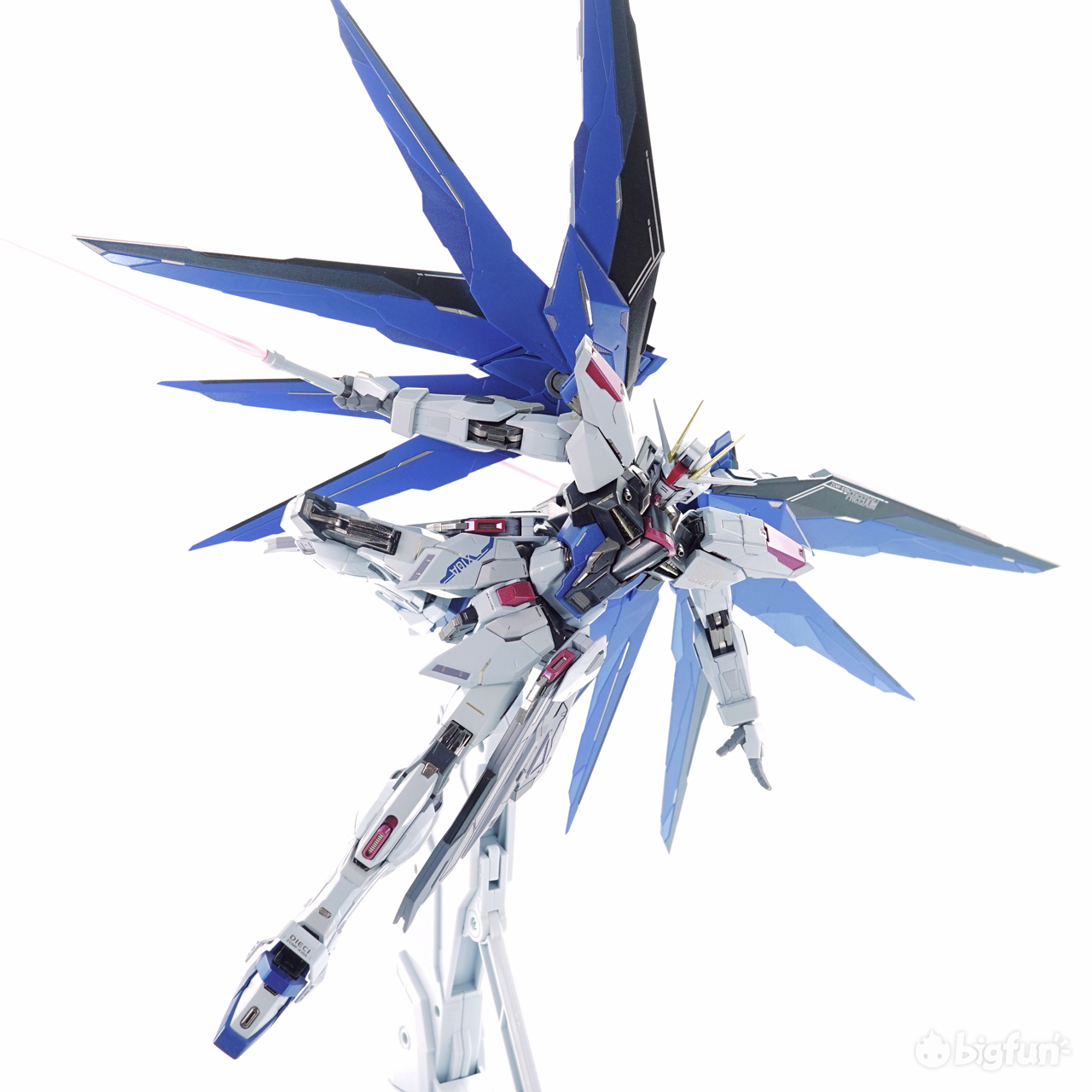 自由高达手办2.0成品,mb自由高达2.0对比1.0