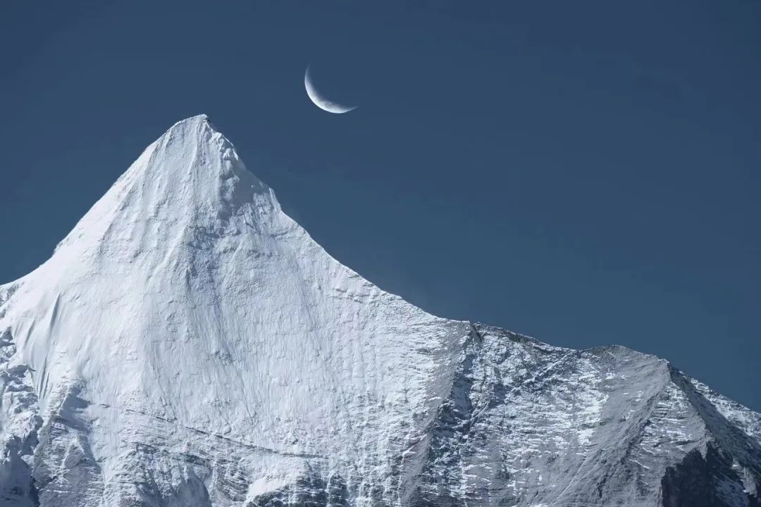 来一趟稻城亚丁，才不负最美人间四月天