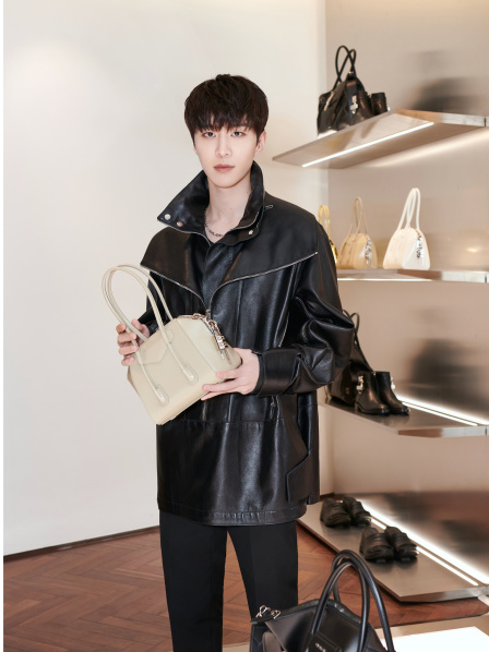 givenchy纪梵希范丞丞,givenchy代言人虞书欣