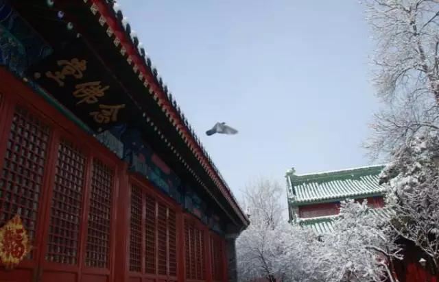 北京有什么寺庙可以烧香拜佛,祈福最好的寺庙北京