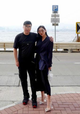 回顾何雯娜的成长经历,现在的何雯娜