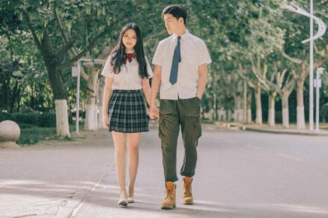 十二星座女生如何对待前任,十二星座双子女难追吗