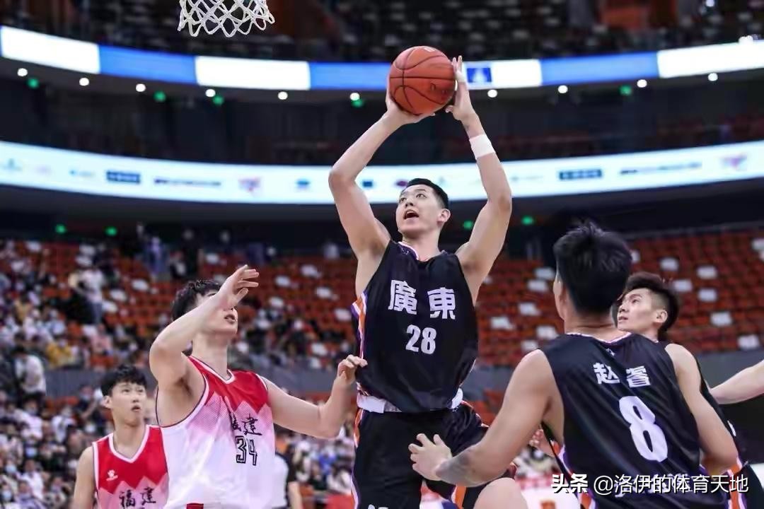 全运会辽宁男篮周琦拥抱杨鸣,辽宁男篮vs新疆男篮直播杨鸣讲话