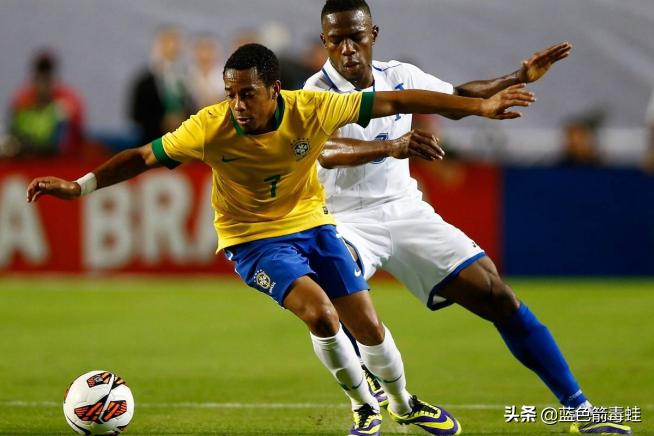 实况足球梅西过人教程,实况足球新手过人