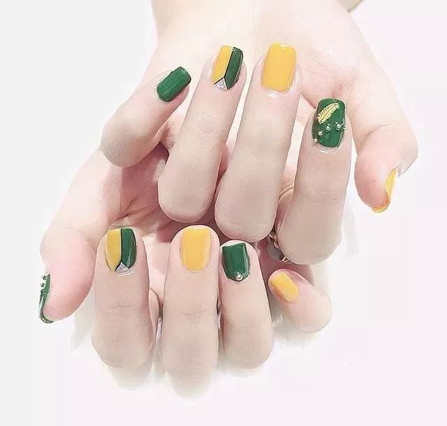 泫雅牛油果绿两件套,泫雅牛油果绿穿搭