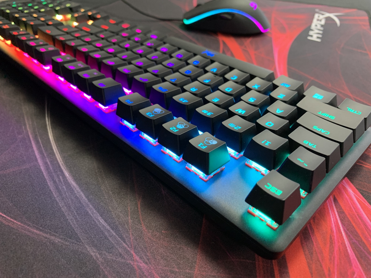 手感最好的红轴机械键盘,游戏键盘青轴和红轴有什么区别