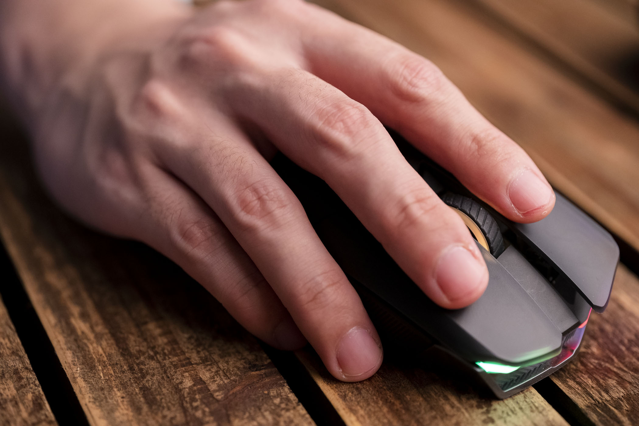 华硕rog魔刃鼠标,华硕rog月刃鼠标测评