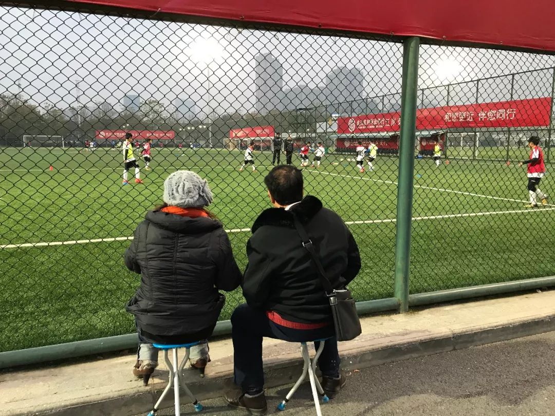 日本高中足球联赛为什么可以成功,日本高中足球联赛怎么样