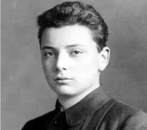 伽利略被人骂叛徒，牛顿炒股亏钱，物理学家的八卦故事