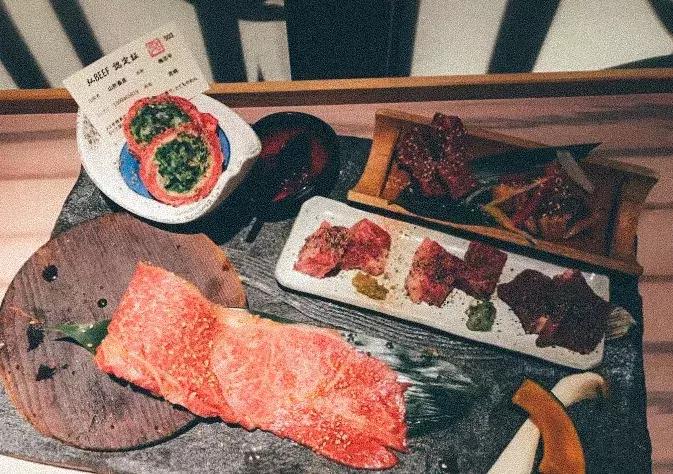 浜兘澶滄櫄绾冲噳,浜兘绾冲噳