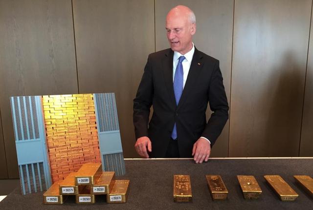 全球央行增加黄金储备量的原因,外媒各国央行购入黄金