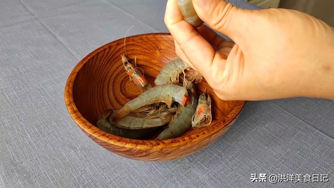 包馄饨剩下的皮怎么炸好吃,馄饨皮除了包馄饨还能做什么小吃