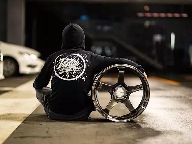 轮毂、轮胎嫌太贵，共享时代来临，不如租一套？