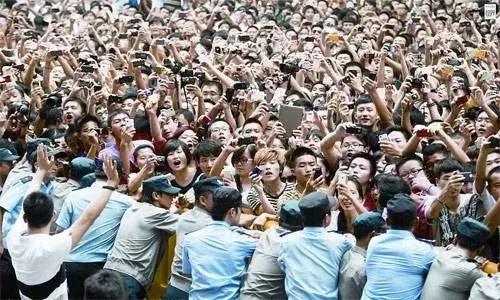 钢铁侠女儿摩根被欺负队长站出来,钢铁侠的女儿被欺负了怎么办