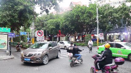 又小又偏!这碗藏在小巷深处的“魔鬼”豆花,我都舍不得曝光