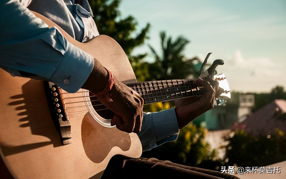 初学者选哪种类型电吉他,初学者吉他选购潮牌子