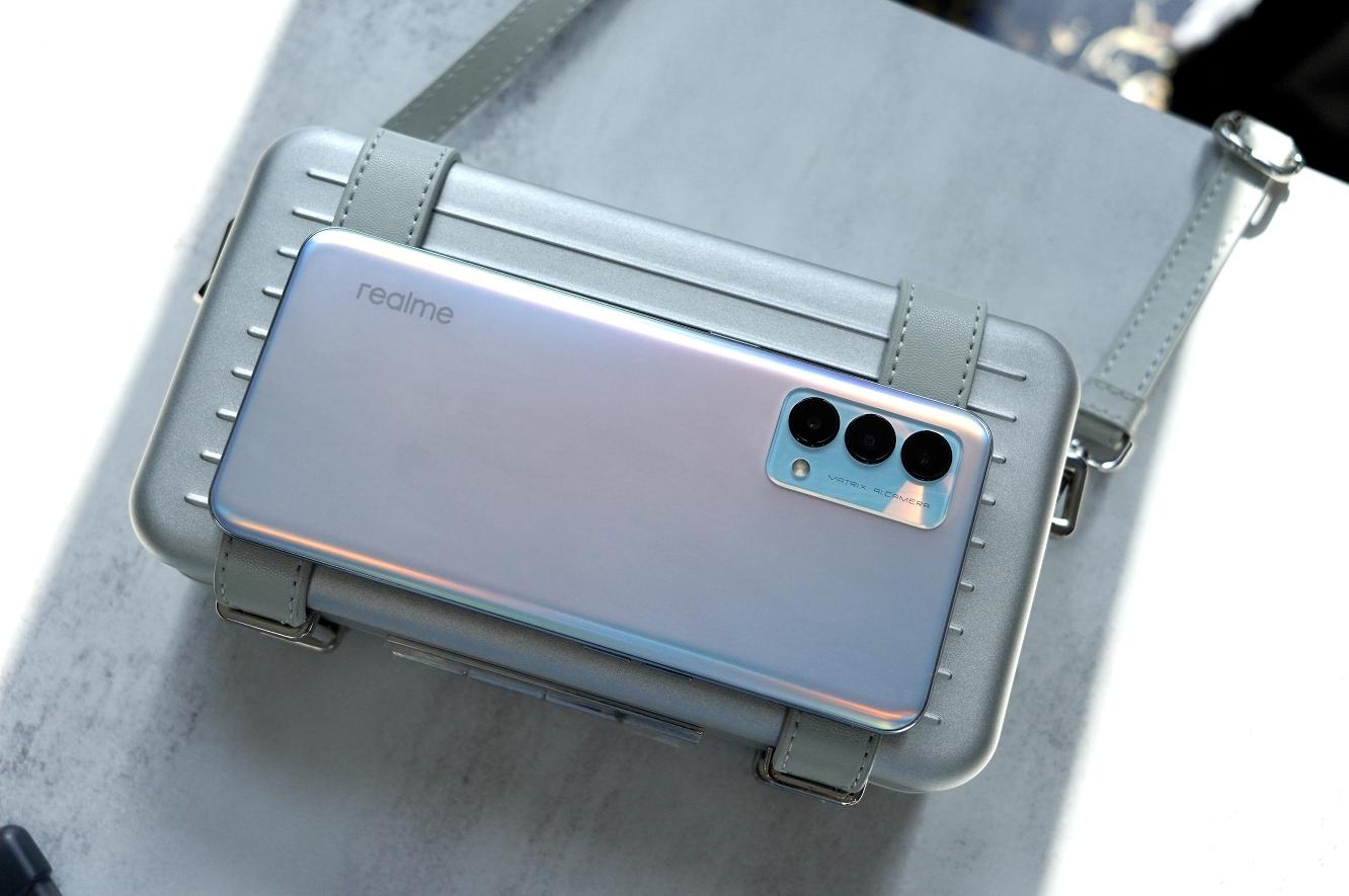 realme真我gt大师版对比,realmegt大师探索版手机的优缺点