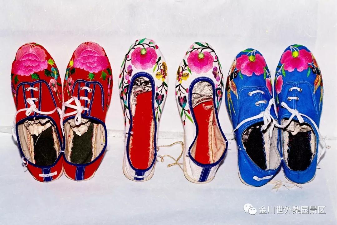 金川嘉绒藏语,金川嘉绒藏族服装