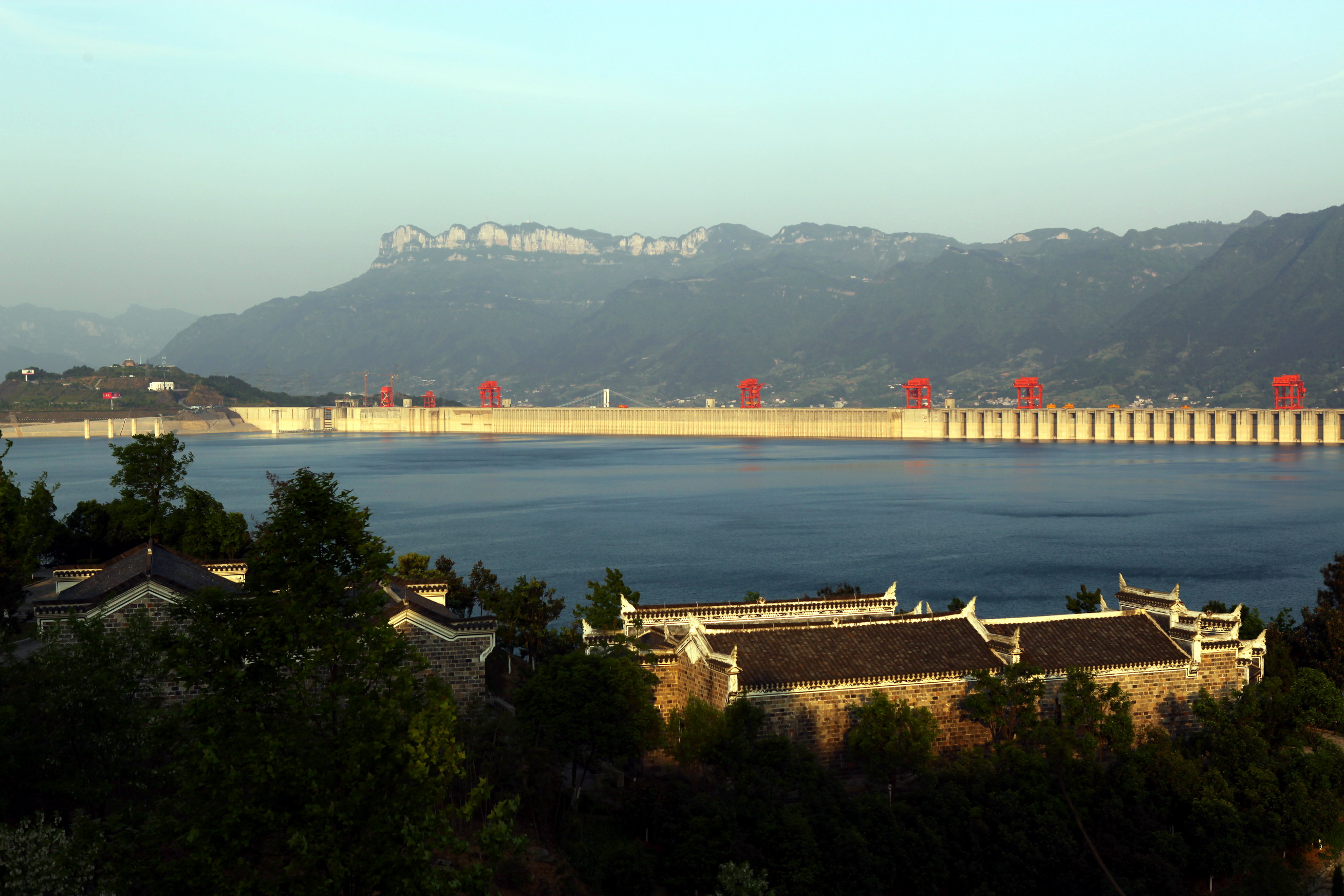 鍗冨彜涓夊场椋庢櫙瑙嗛,鍗冨彜姹熸渤