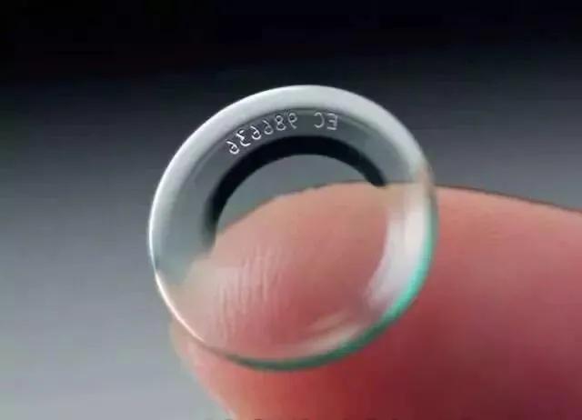 孩子自己戴角膜塑形镜的全过程,孩子戴角膜塑形镜两年了