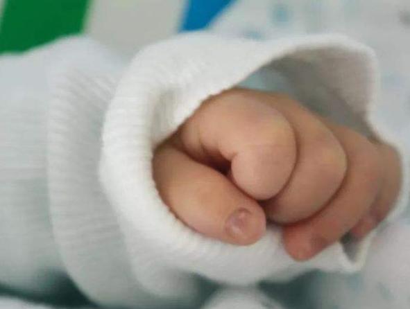 新生儿怕冷还是怕热,新生儿怕热还是怕冷室温多少正常