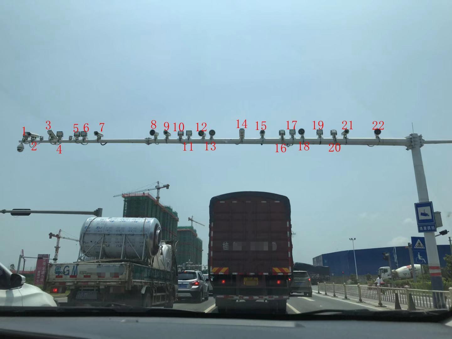 回趟合浦上百个摄像头拍下了我的微笑，实现了“明星梦”