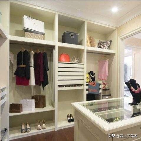 美式装修风格有衣帽间,美式樱桃木衣帽间装修效果图