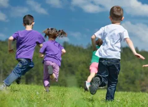 运动前的热身操完整版,4岁孩子运动前热身