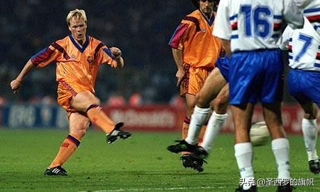 不想进球的后卫,足球历史上攻防一体的边后卫