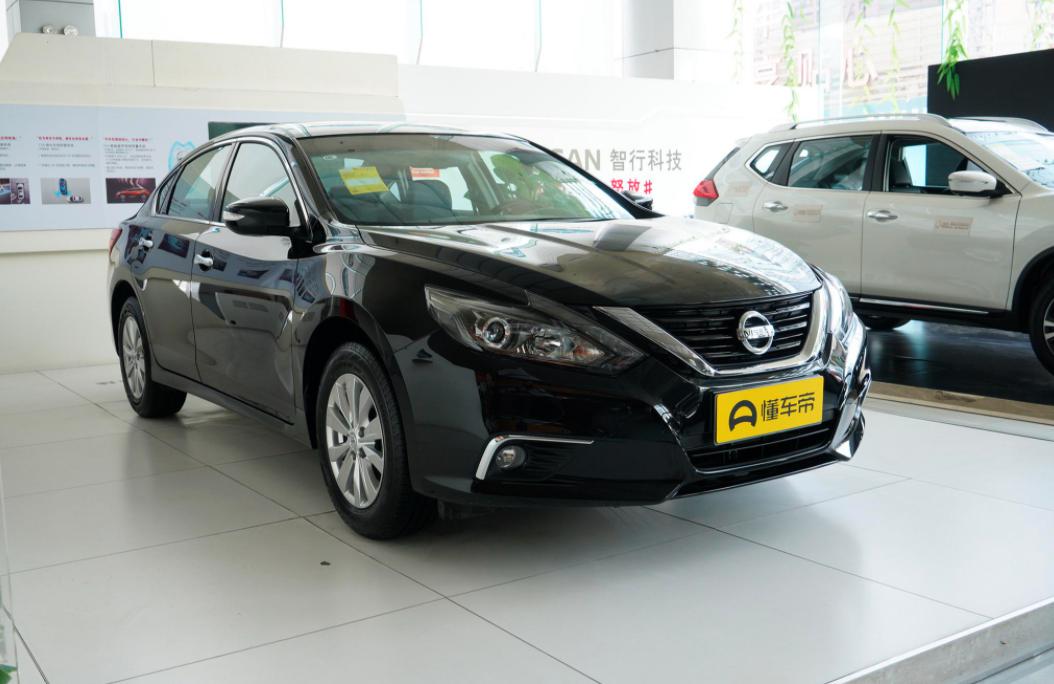 2021款天籁引擎盖开关在什么位置,13款天籁引擎盖打不开了怎么办