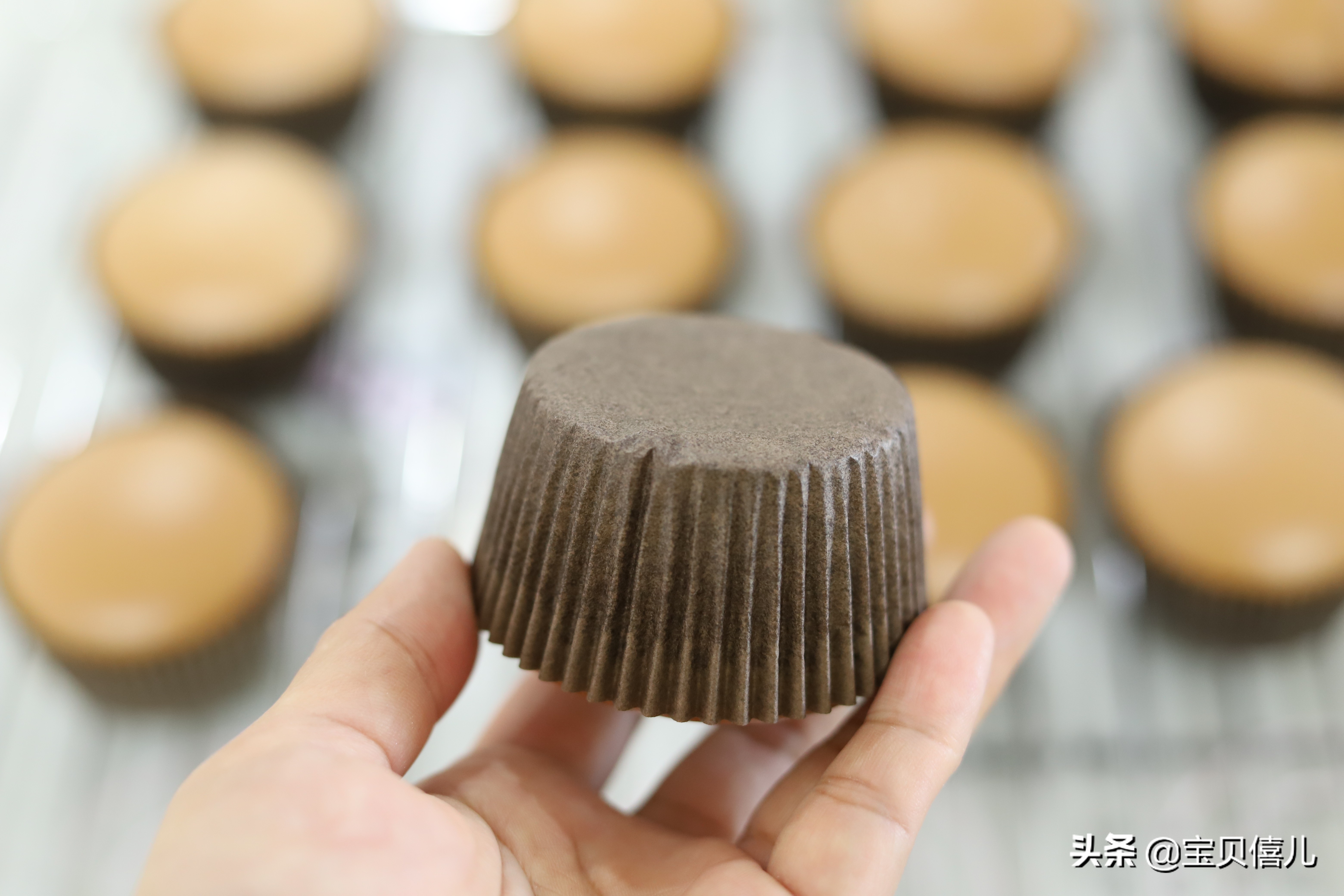 不回缩纸杯蛋糕窍门,不开裂的纸杯蛋糕教程