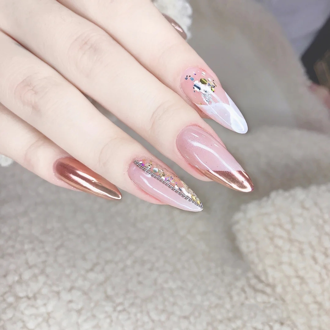 高级感美甲简约大气图片,高级感美甲轻奢款式高清图片