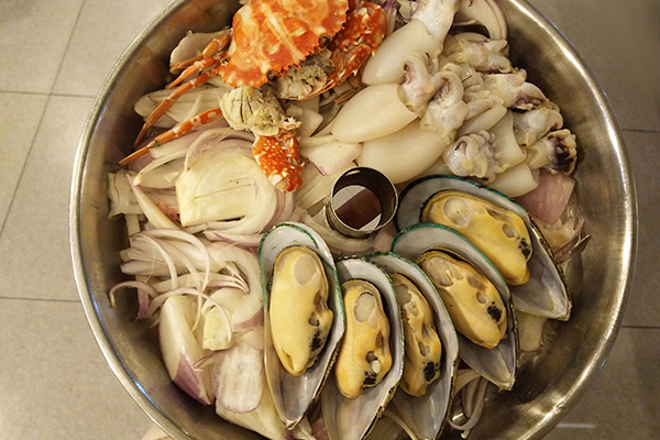 车前草泡水喝可治痛风尿酸偏高吗,车前草和土茯苓治痛风降尿酸吗