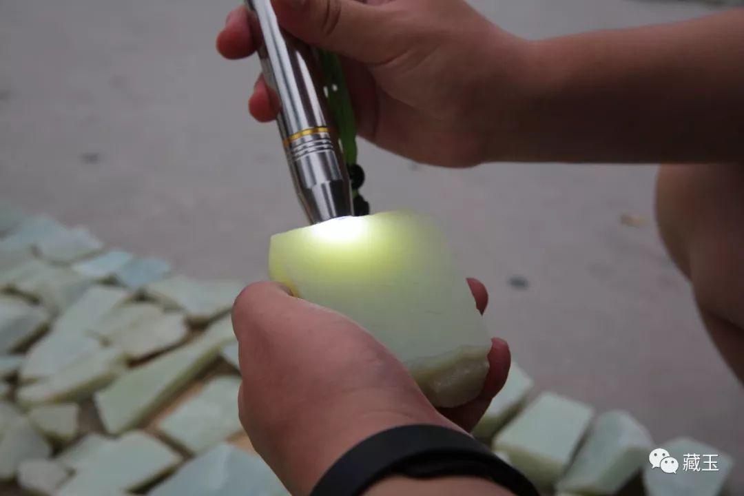 韩料和田玉为什么不受大众喜爱,韩料和田玉值得入手吗