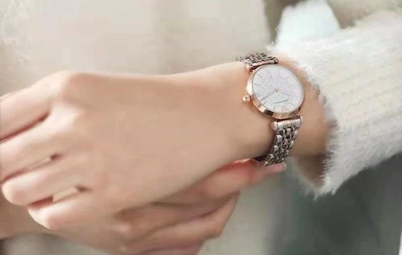 杨祐宁戴的什么表,张钧甯戴的手表