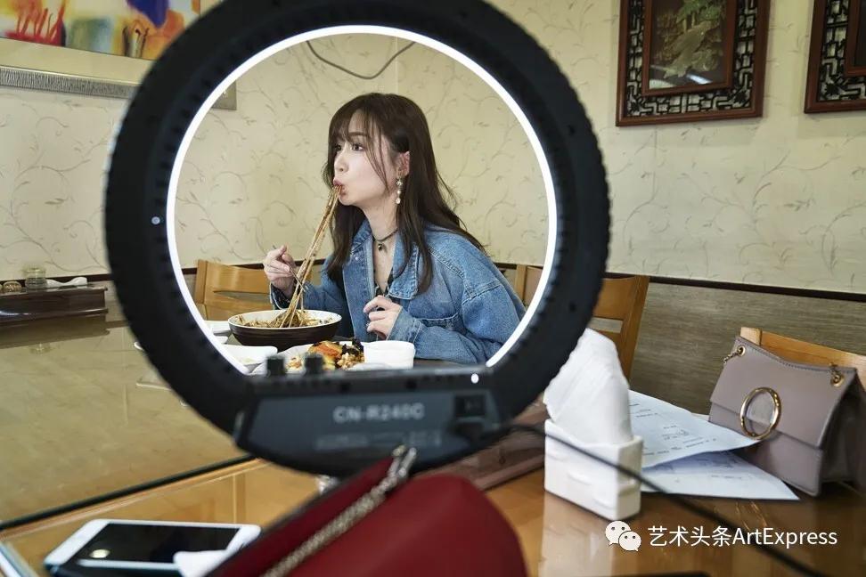 网红女主播恋爱,女主播以谈恋爱的名义要钱