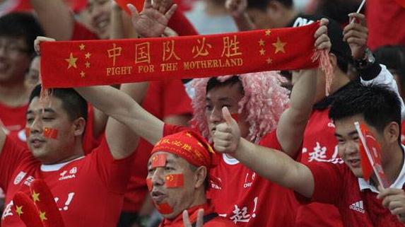 国足2-3憾负沙特洛国富轰世界波,国足最新训练洛国富视频