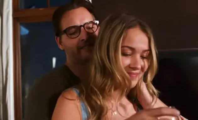 *教邪**NXIVM：是什么让一群女性自愿成为他的专属*奴性**？