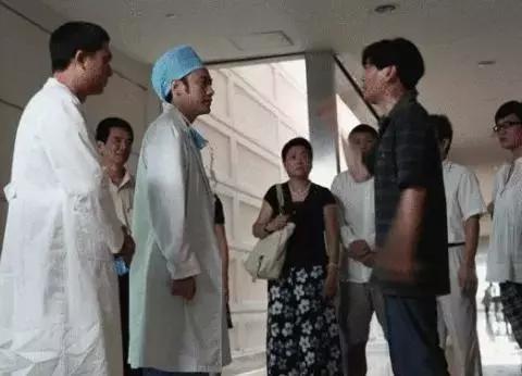 心酸：“看个医生要排队2年，我被活活拖成癌症晚期”